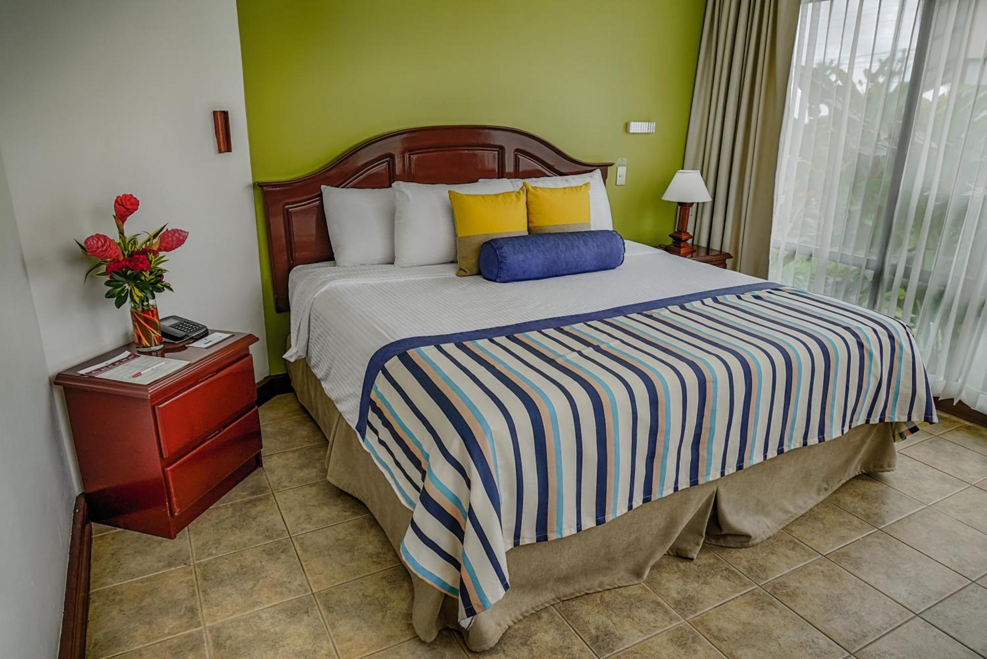 Montana De Fuego Mountain Resort & Spa La Fortuna Room photo