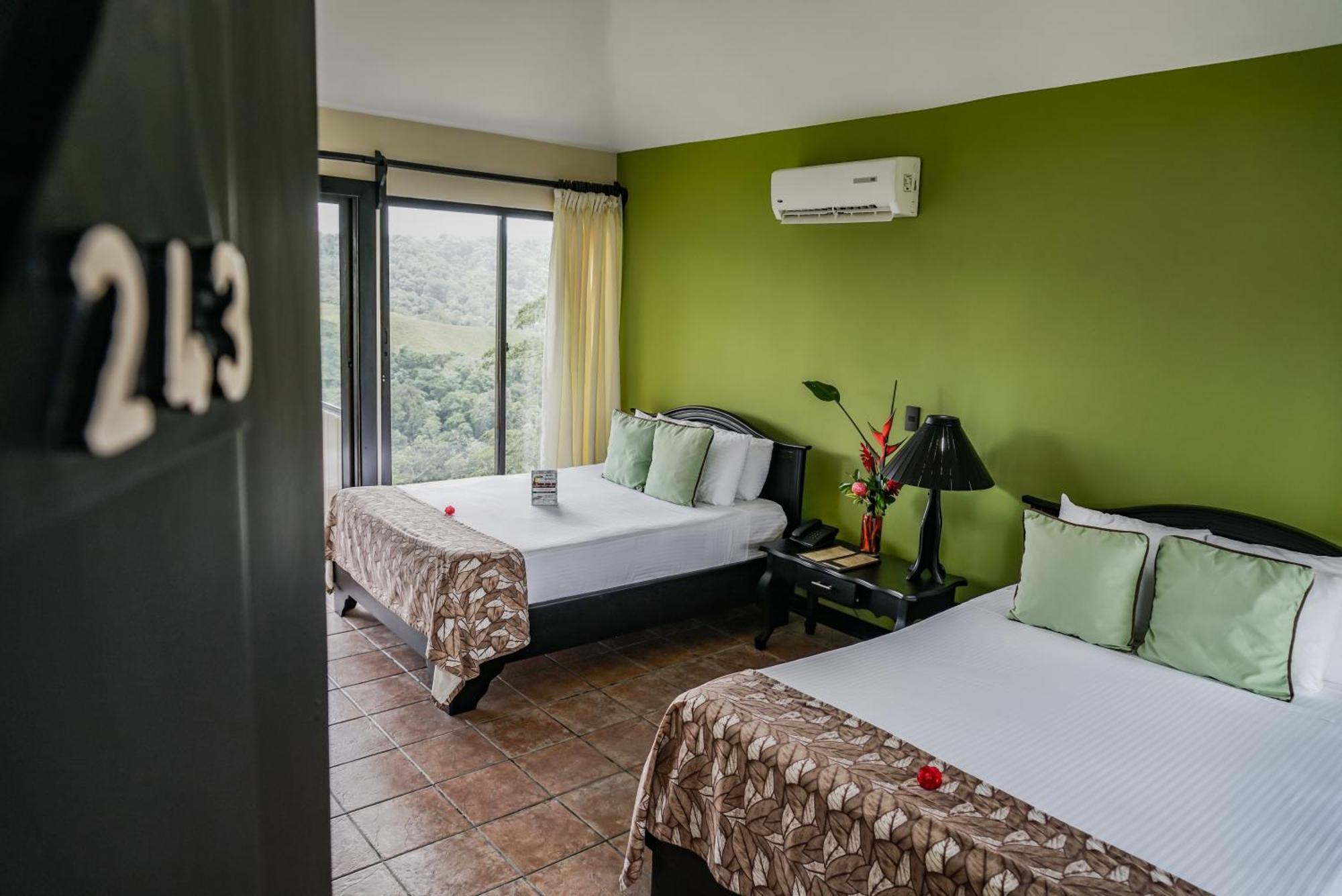 Montana De Fuego Mountain Resort & Spa La Fortuna Room photo