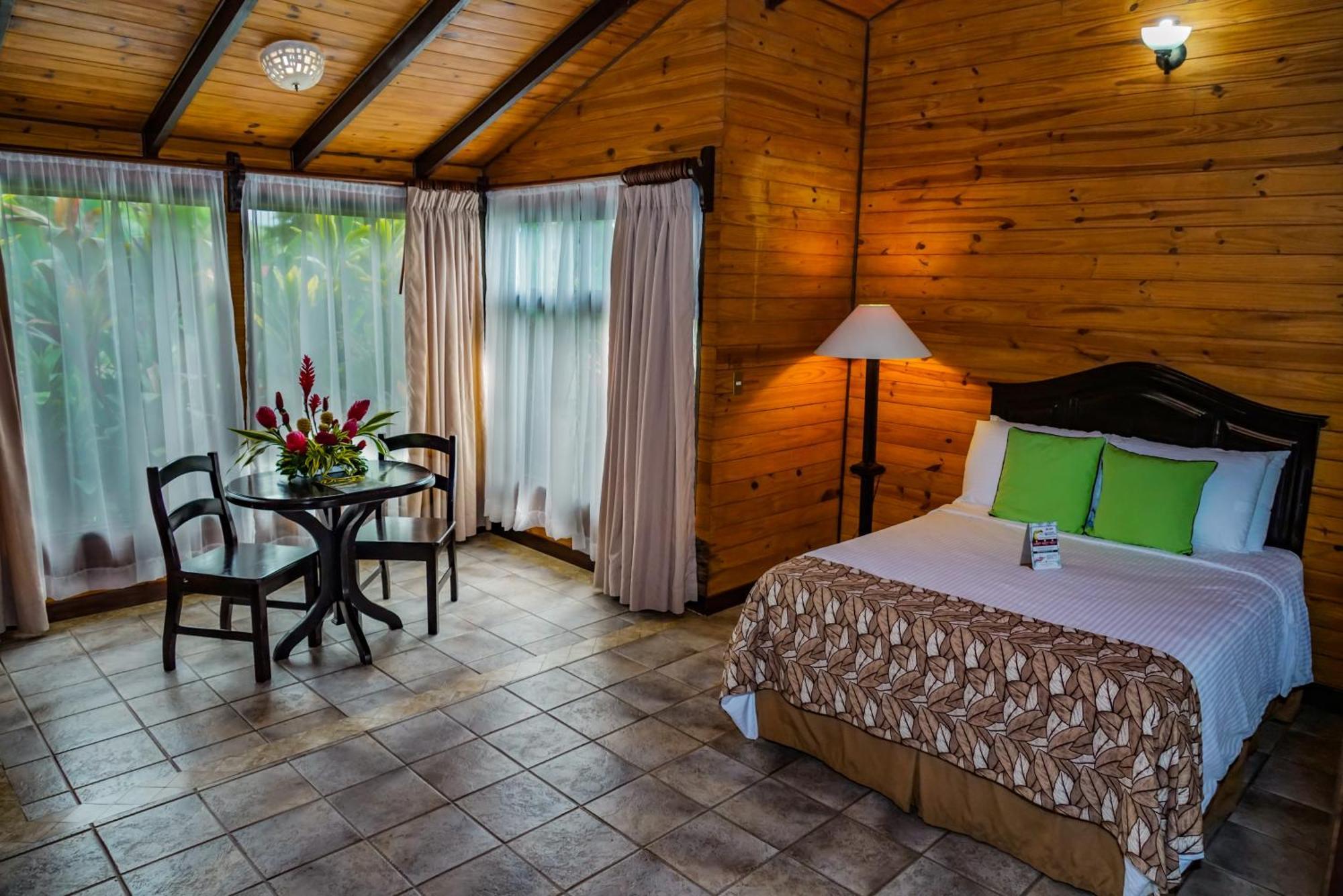 Montana De Fuego Mountain Resort & Spa La Fortuna Room photo