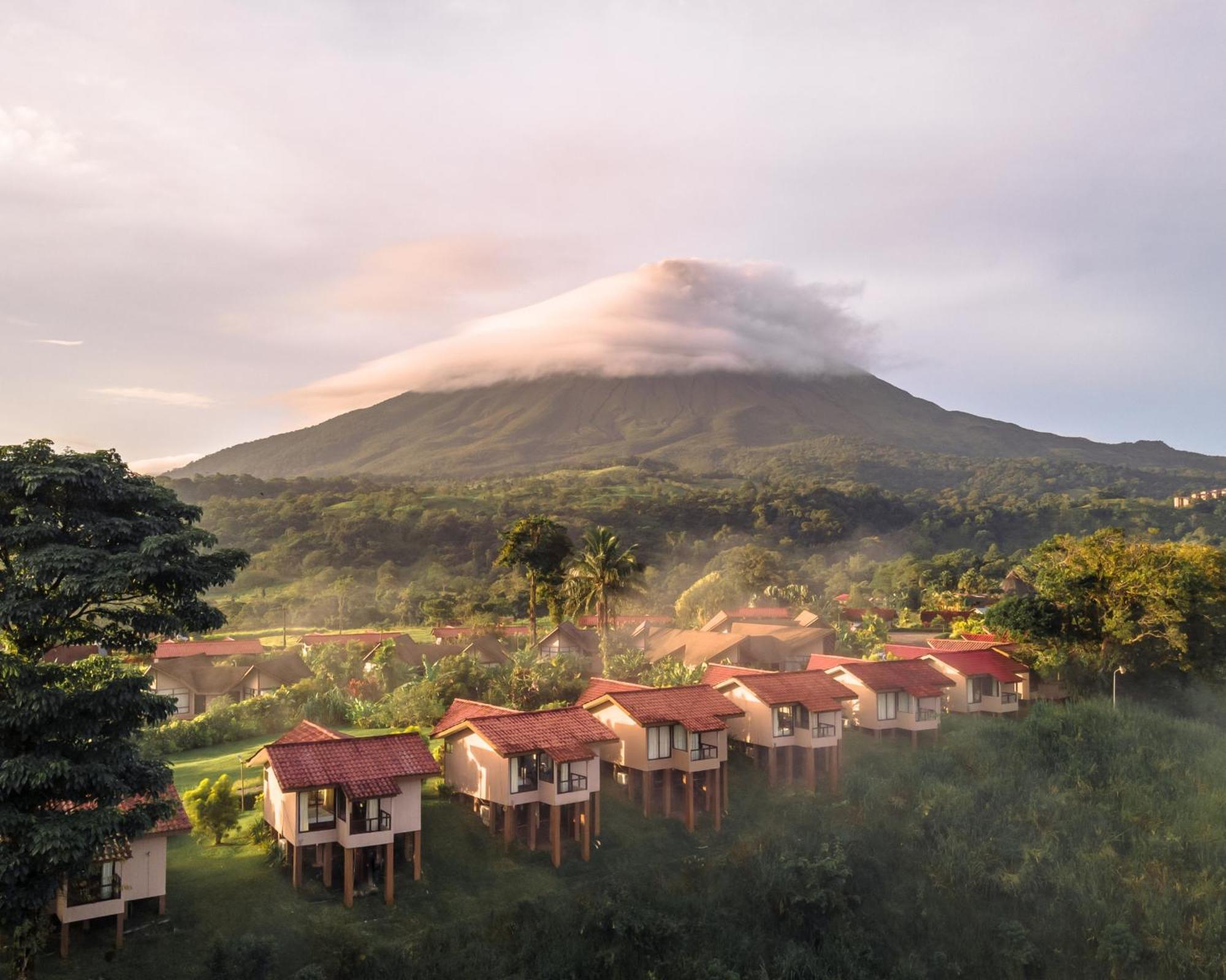 Montana De Fuego Mountain Resort & Spa La Fortuna Room photo