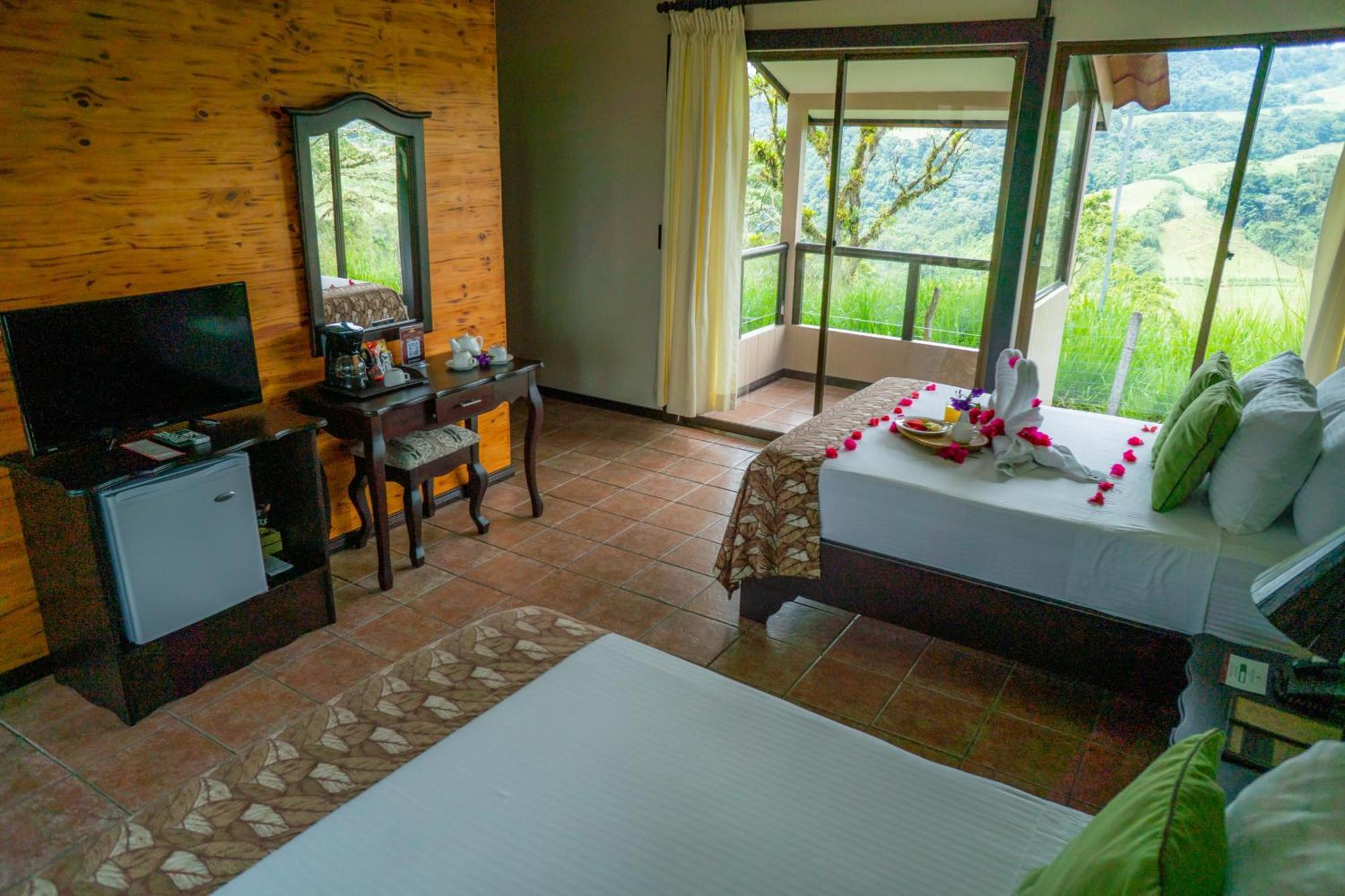Montana De Fuego Mountain Resort & Spa La Fortuna Room photo