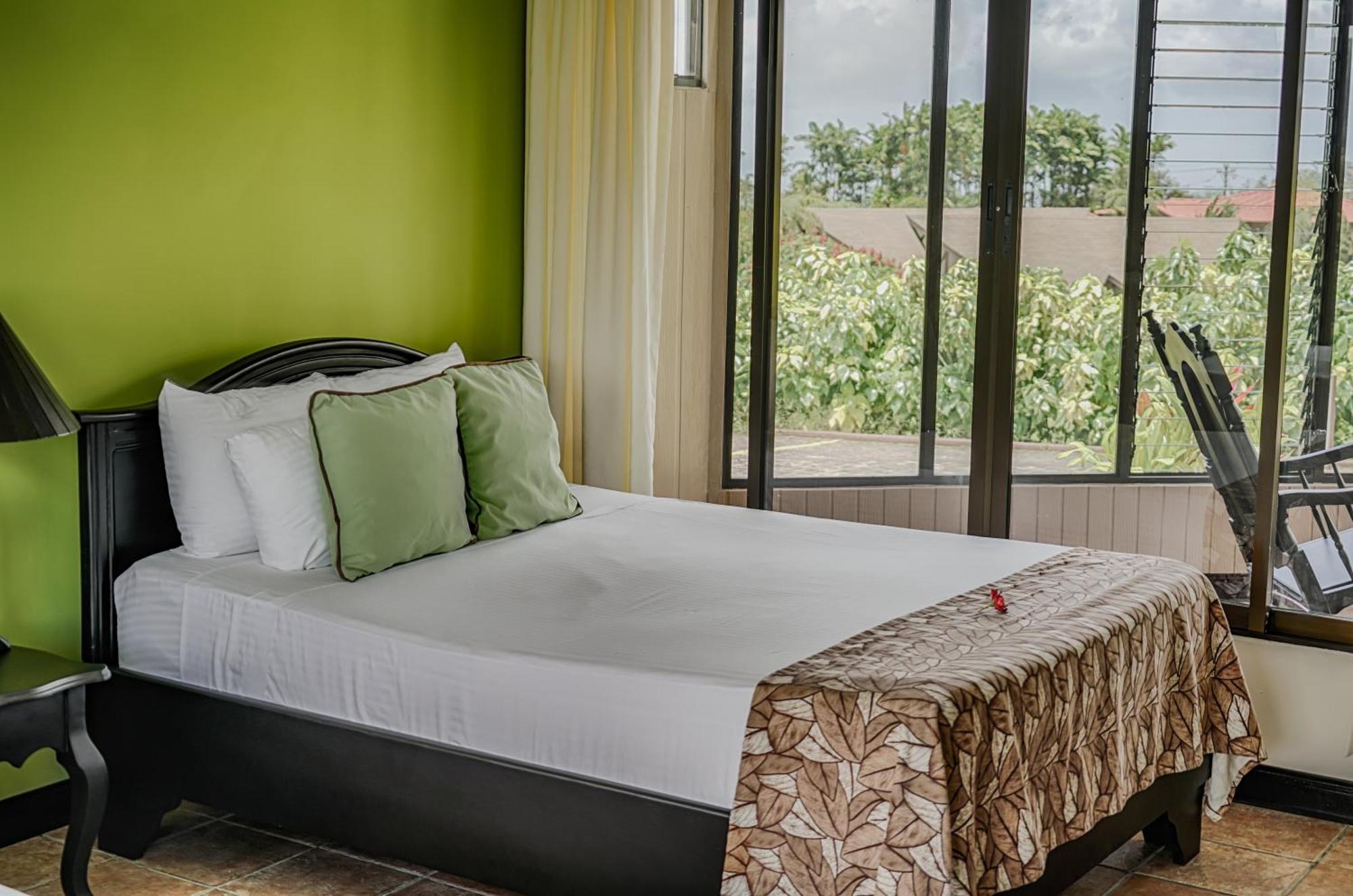 Montana De Fuego Mountain Resort & Spa La Fortuna Room photo